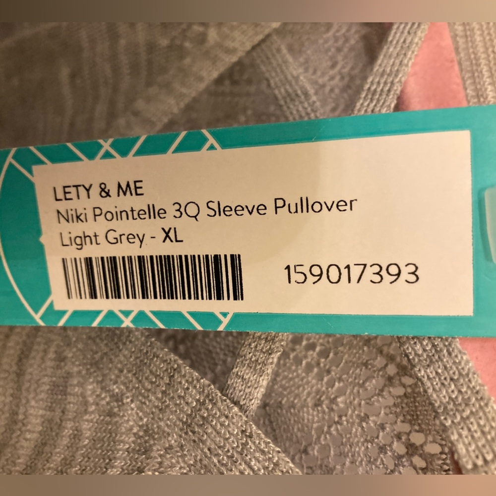 Lety & me brand, Gray Knit Sweater with V-Neck, 3/4 sleeve, new with tags - Picture 7 of 8